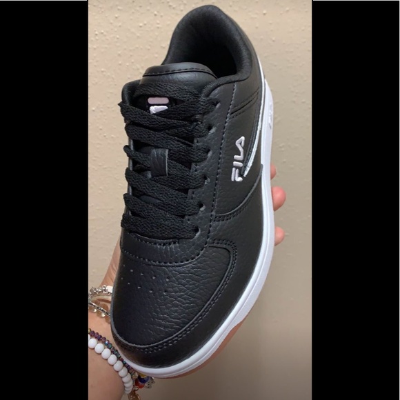 Kid’s Sneakers  Shoes Fila 
Size : 3.   EUR : 35.   Mex : 21.5 Cm - Picture 5 of 6